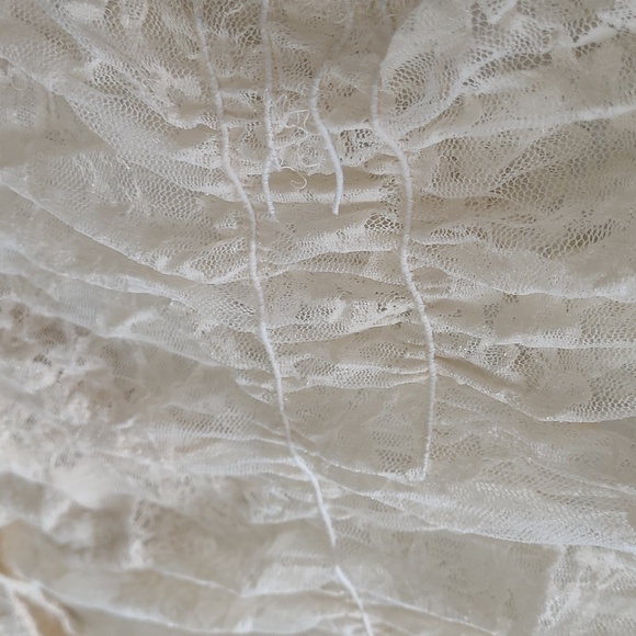 Wet Seal Cream Lace V-Neck Peplum Blouse - Picture 7 of 8